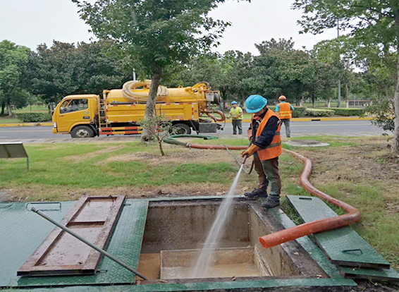 运粮湖管理区化油池清理